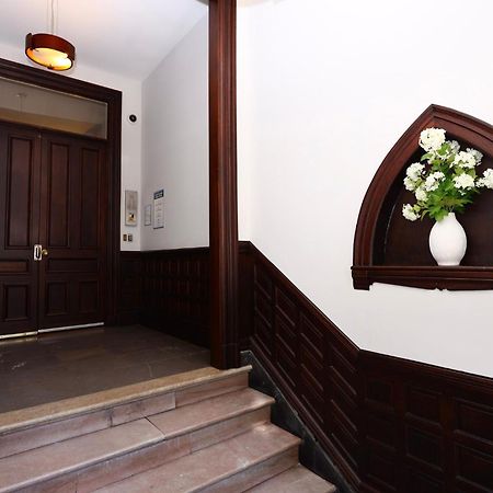 Stylish Studio On Newbury Street, #10 Boston Exterior photo